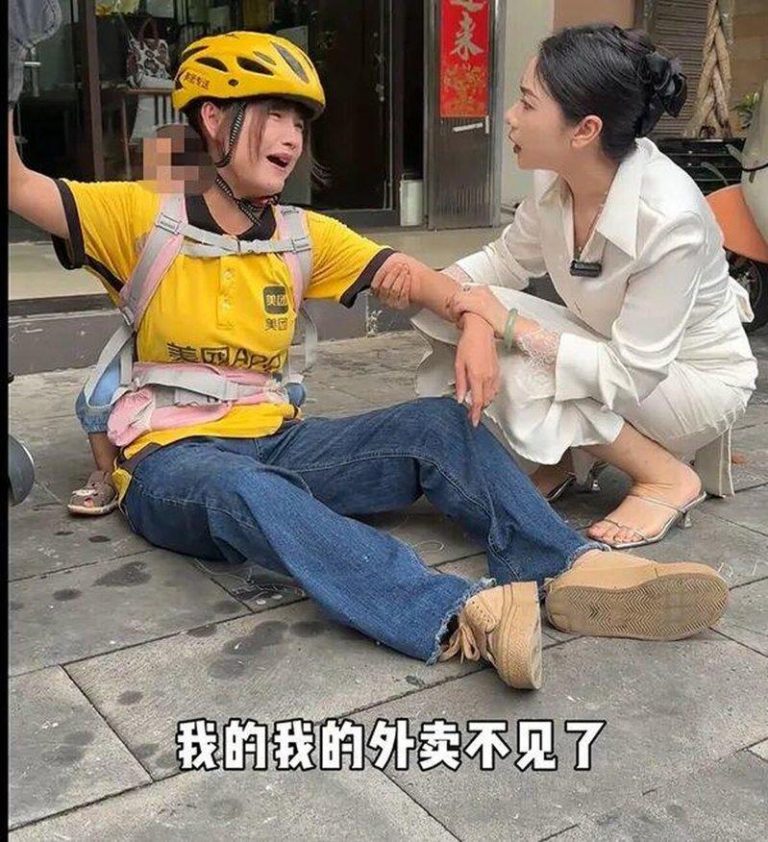 涉事帐号发布的穿着「美团」工作服假冒外卖员，演绎悲情卖惨的剧情曾多次上演。（取材自澎湃新闻）