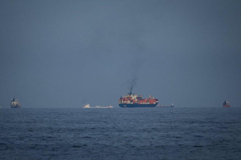 美7盟国发声 愿助确保荷莫兹海峡航行安全 伊朗拟再强化控制 英法德义荷日加七国19日发表共同声明,表示会共同协助荷莫兹海峡通行安全,但未具体说明会采取什么方式。(美联社)