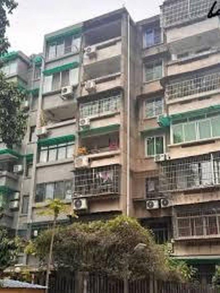眼光毒…成都女330万元抄底8套「老破小」 月收租2.1万 中国年轻人开始批量抄底老破小。示意图。(取材自微博)