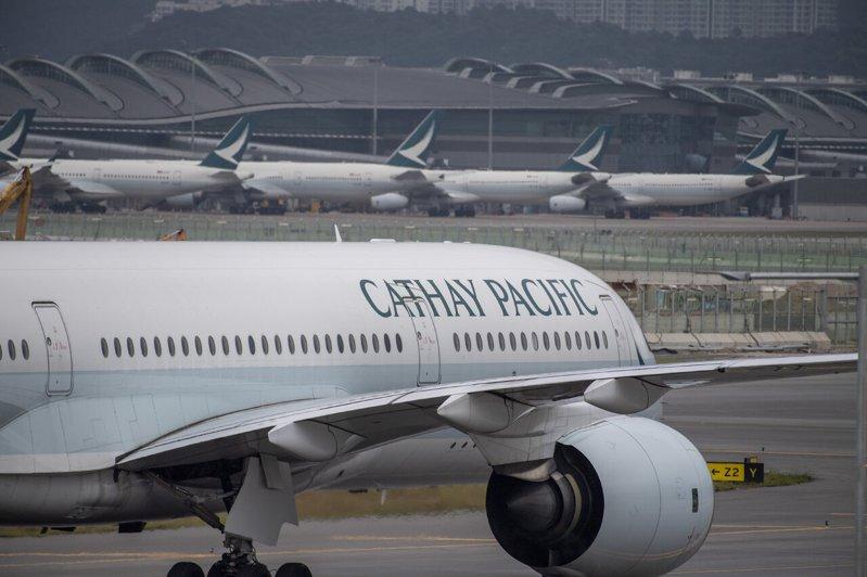 受中东战争影响,德国航空巨擘汉莎航空(Lufthansa)与香港国泰航空(Cathay Pacific,图)相继宣布,延长停飞往返中东多个航点的时间。美联社