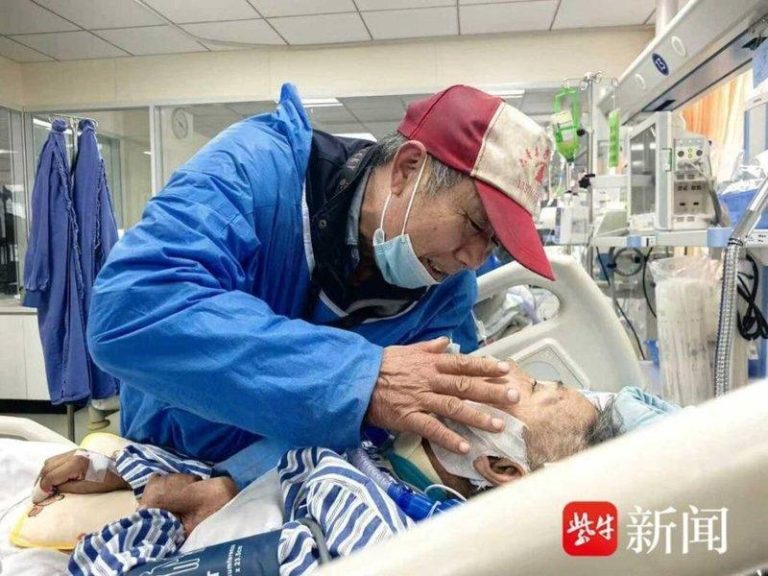 吴永恩每天都到医院探视妻子。（取材自紫牛新闻）