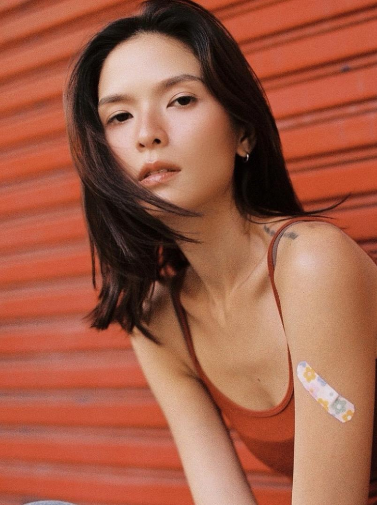 泰女星倒卧家中求救 被救护员性侵拍裸照 惊悚细节公开 泰国女星Christine Michalsky决定站出来透露一切,希望不要再有受...
