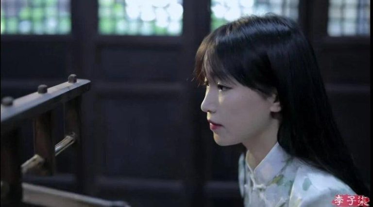 停更1年后…李子柒编剧电影备案 谈为患病奶奶建温室故事 李子柒个人帐号最新一条视频更新于2024年11月,距今已停更一年多。(视频截屏)