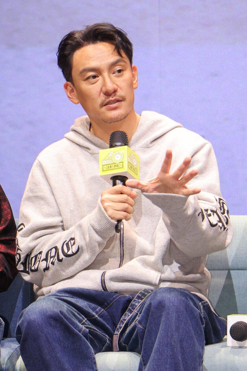 张震出席表演工作坊「舞台与时间之间 江滨柳的四十年」讲座。(记者沈昱嘉/摄影)