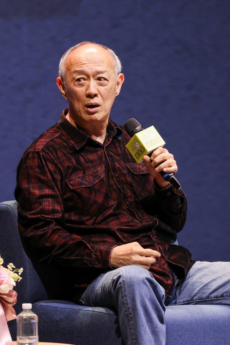 金士杰出席表演工作坊「舞台与时间之间 江滨柳的四十年」讲座。(记者沈昱嘉/摄影)
