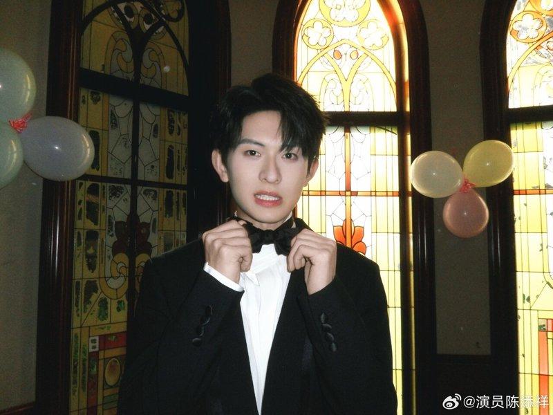 大陆短剧男星陈添祥曾演出过「替嫁新郎」、「云赫谣」、「缘起三生」等剧。(取材自微...