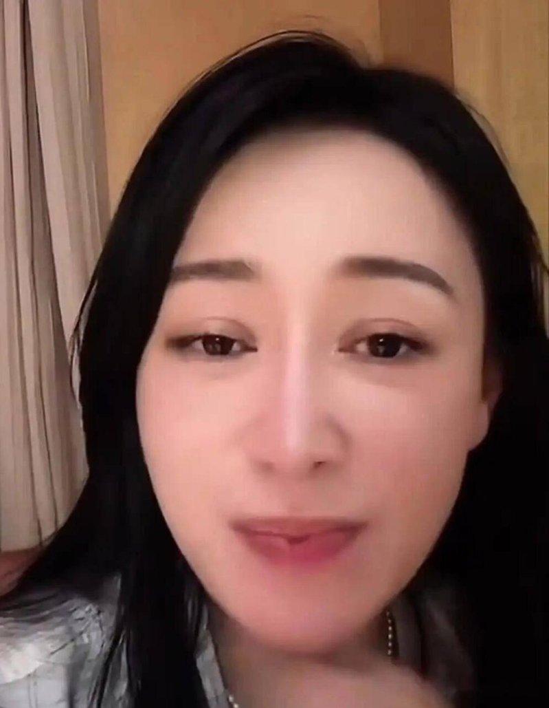 赵子琪泪洒直播间。(视频截屏)