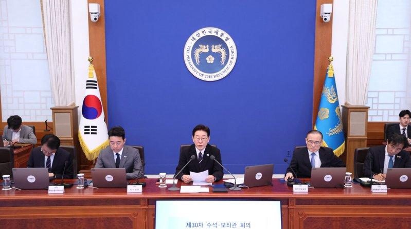 南韩总统李在明表示,必须记住世越号灾难的痛苦,彻底根除将成本置于安全之上的错误观...