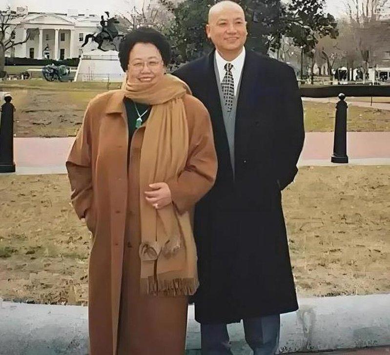 陈丽华和丈夫迟重瑞。(取材自微博)
