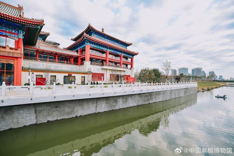 中国紫檀博物馆制作参展的「紫檀德胜门」。(取材自微博)