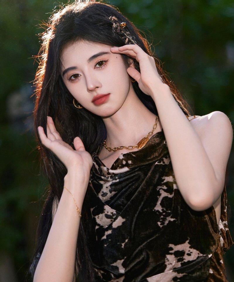 女星鞠婧祎因为合约问题,与老东家对簿公堂。(取材自微博)
