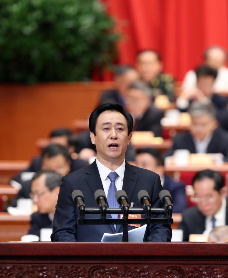 恒大案 牵连中国前司法部长唐一军等众多高官 中国恒大案牵连众多中共官员。图为时任中国全国政协委员的许家印,2017年3月9日...