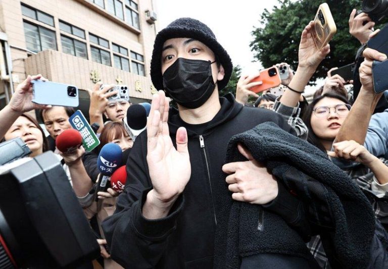 王大陆忧闪兵被坑找警官偷查个资 与女友各判6月 王大陆个资案被判刑6月。(本报数据照片)