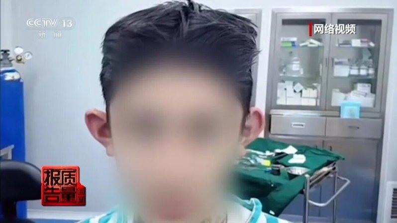 「精灵耳整形」主要是通过耳后注射玻尿酸或植入假体,使耳廓向外展开,借此在视觉上让...