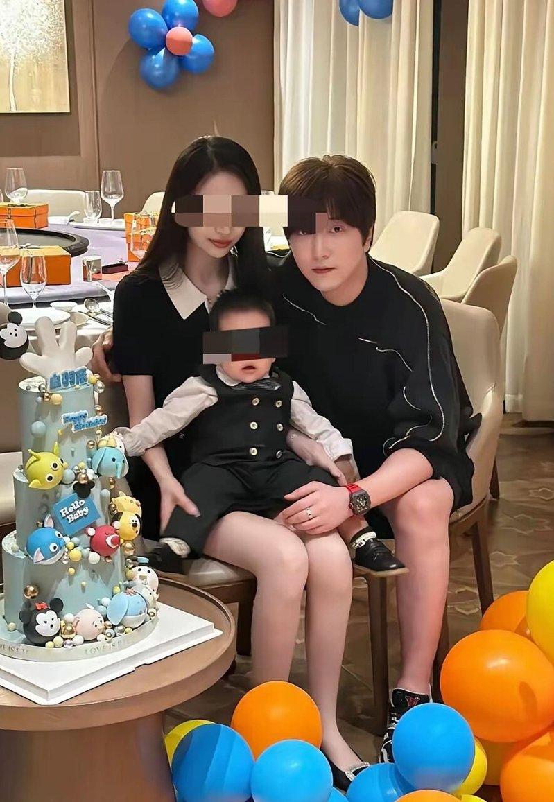 白冰上海买豪宅后一年搬进别墅。(取材自微博)