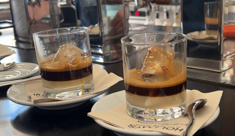 萨伦托的特色饮品是加上杏仁糖浆的「莱切冰咖啡」(caffè leccese),非...