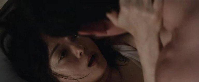 孙俪激吻吴慷仁「性张力太强」 邓超被调侃:没这待遇 孙俪、吴慷仁在「危险关系」上演激吻床戏,性张力喷发。(取材自「危险关系」微博)