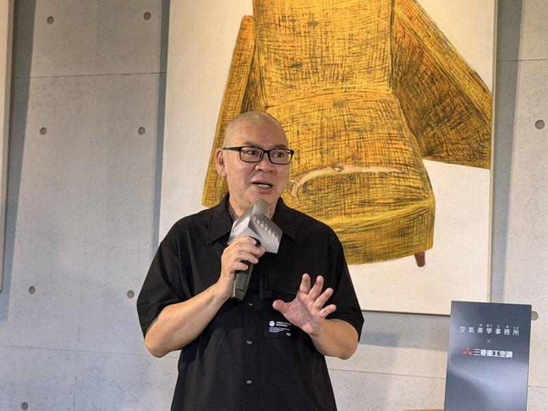蔡明亮与空气美学事务所合作,将老旧废墟打造成艺术空间,而空调的存在更如同一件「看...