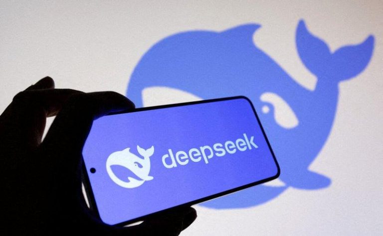 DeepSeek价格屠夫新模型采华为芯片 黄仁勋预言灾难成真 DeepSeek首度采用华为AI芯片,分为Pro和Flash两个版本。(路透)