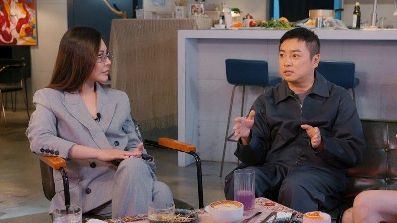 艾怡良(左)和左光平(右)在节目中侃侃而谈。（图／三立提供）