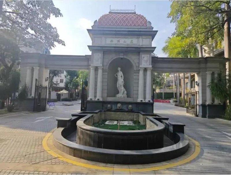 竞拍者叫价6003万元抢到深圳高端别墅后悔拍,758万元保证金打水漂。(取材自极...