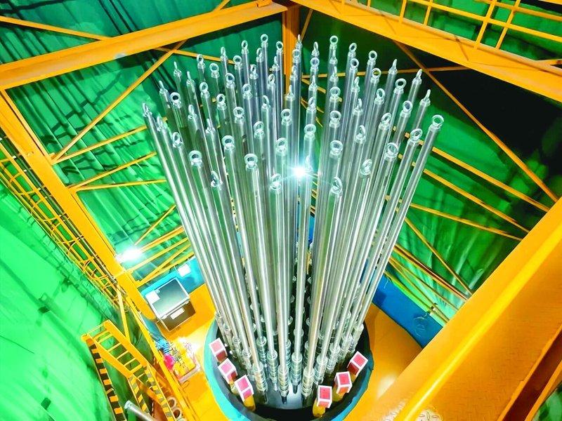 太平岭核电一期一号机组控制棒驱动机构。(本报系德阳传真)