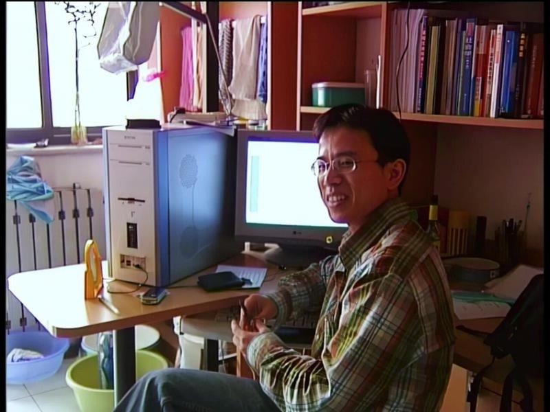 叶君在清华大学读本科期间的留影。(取材自新京报/图源:纪录片「大肆」)