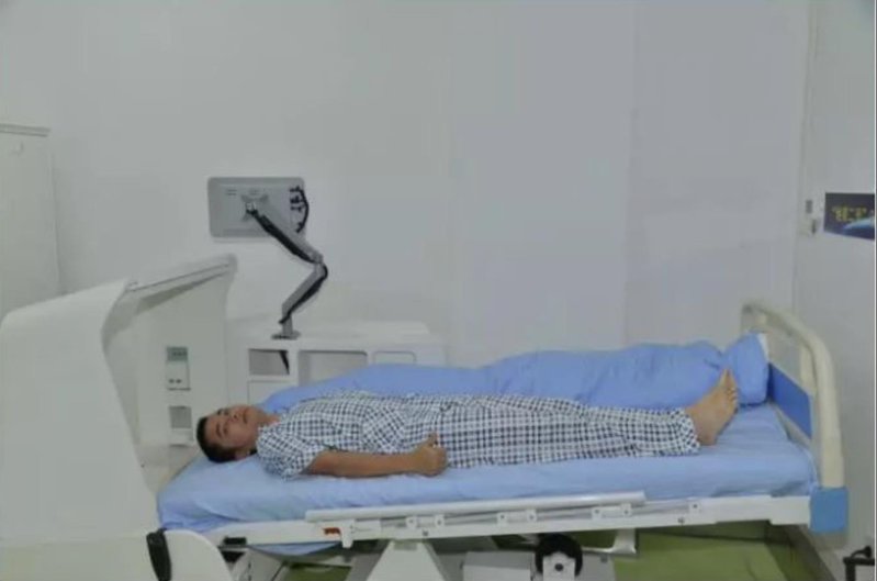 中国航天员科研训练中心公开招募「地星三号」男性卧床实验志愿者,要求志愿者全程卧床...