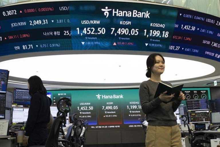 高盛:AI内存超级周期被低估 再升韩股Kospi目标价至9,000点 高盛将韩股Kospi目标价由8,000点调高至9,000点,认为市场低估AI记忆...