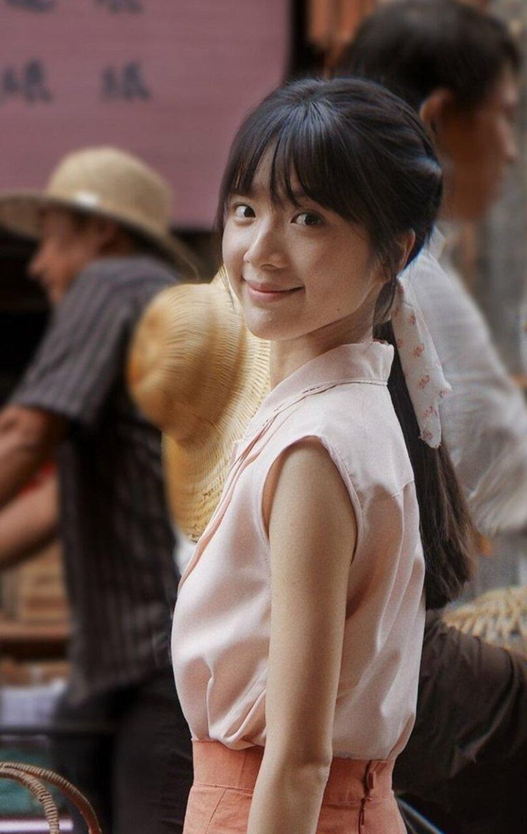 在「给阿嬷的情书」中饰演女主角的新人演员李思潼，完全没有表演经验。(取材自微博)