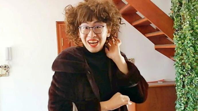 拥有近2000万粉丝的中国知名搞笑博主「大连老湿王博文」,近日宣布停止更新社群内...