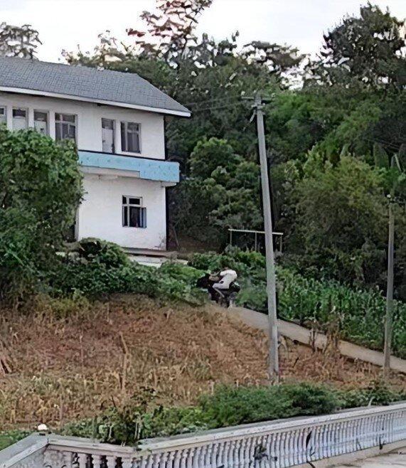 被监视器拍到的3人。(取材自大风新闻)