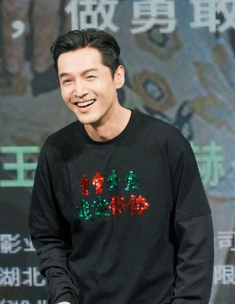 胡歌被确诊「早F晚E」粉丝心疼喊:不用完美,好好生活 白天的胡歌。(取材自微博)