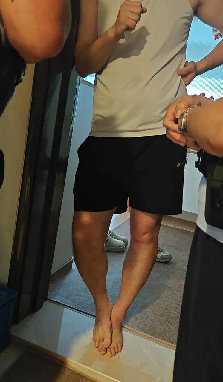 买家正在和警方交流。(取材自极目新闻)