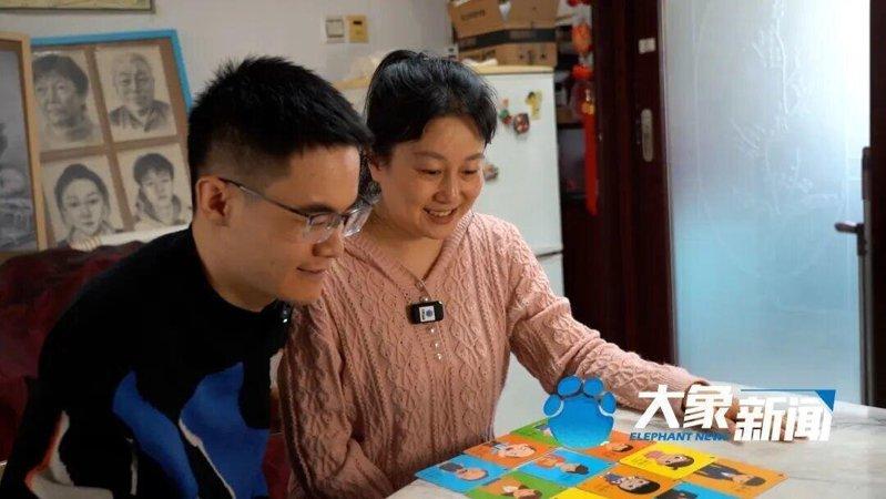 河北美术老师怀孕胎停后突发脑梗智力变3岁,丈夫陪妻子「重新长大」。(取材自大象新...