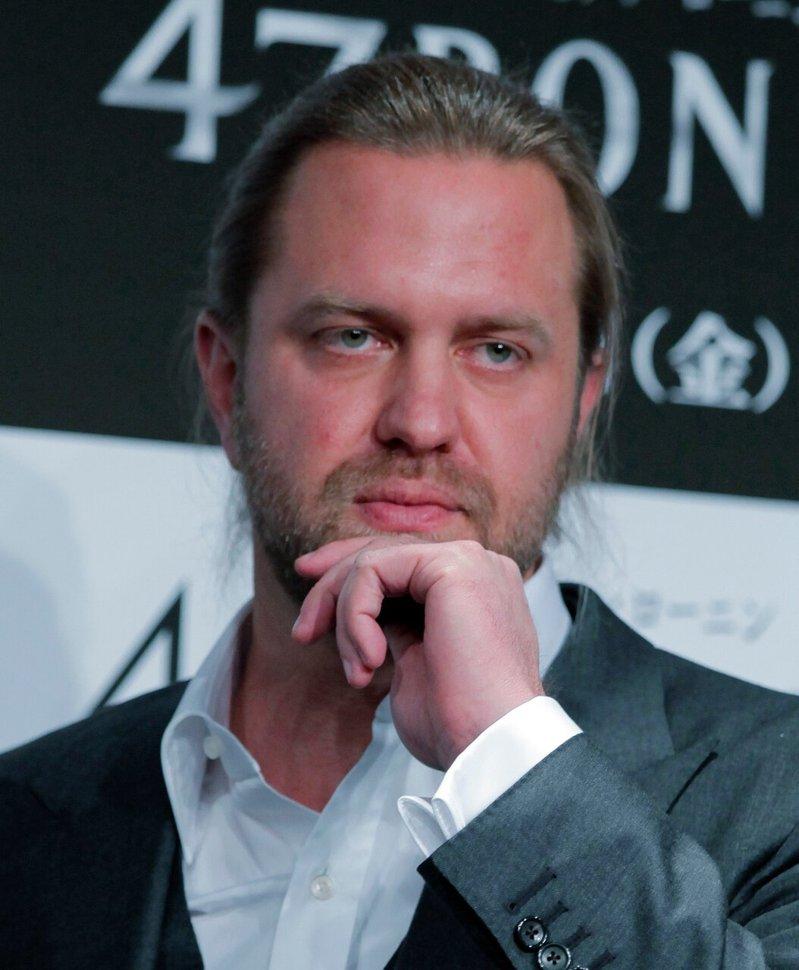 卡尔林区因涉嫌诈骗Netflix高达1100万美元资金,并涉及洗钱与非法交易,去...