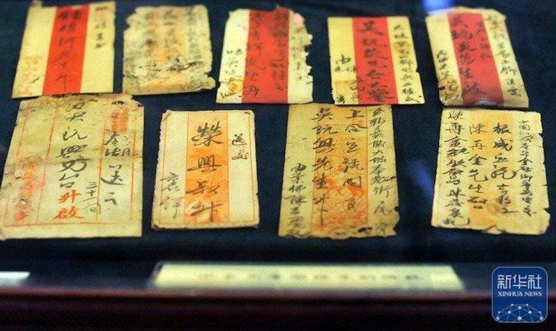 众多华侨靠一封封写给家乡的侨批维系感情。(取材自新华网)