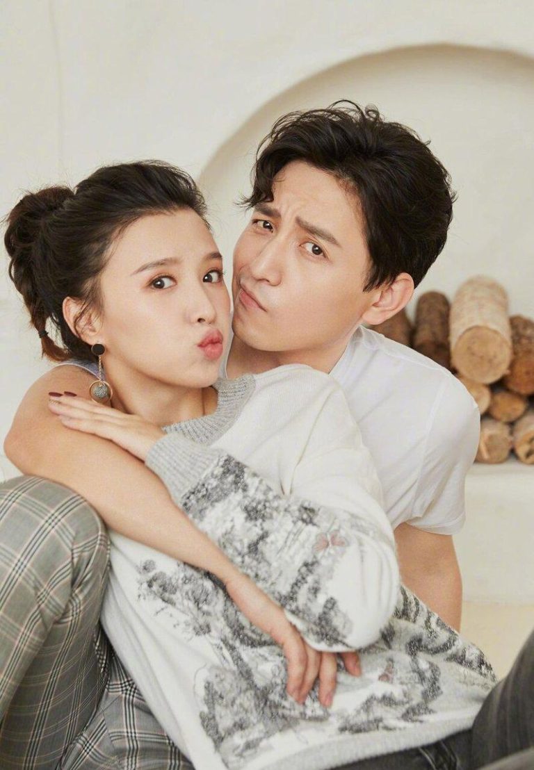 「杉杉来了」真夫妻结婚13年了 「封月、言清」掀回忆杀 张杨果而(前)、百克力已结婚13年。(取材自微博)