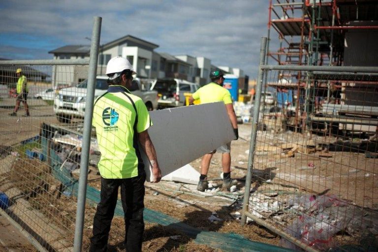 荷莫兹不通 全球建商哀号:建材价飙 快盖不下去 澳洲雪梨西郊一处住宅建筑工地。 (路透)