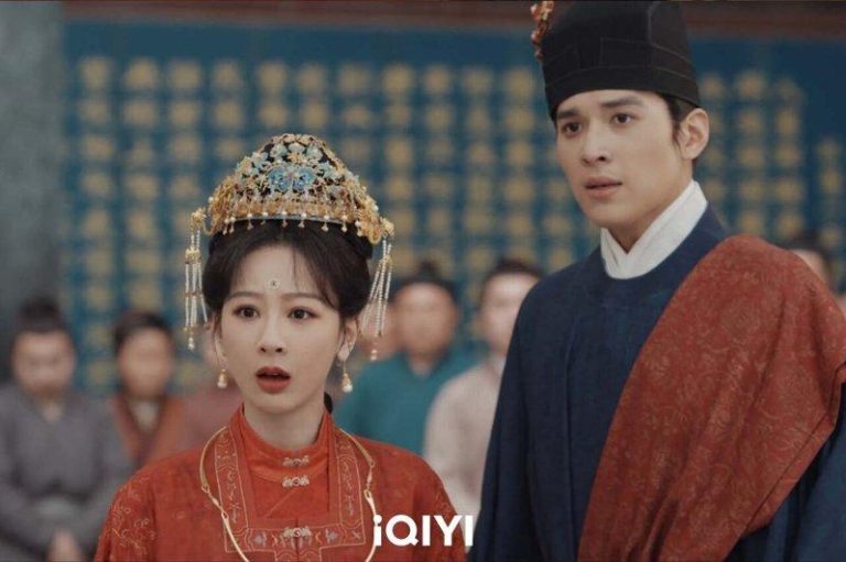 杨紫「家业」夺回定情物 爽喊太开心:认清渣男 杨紫(左)原本要嫁给王梓豪,却揭穿渣男真面目。(图/爱奇艺国际版提供)