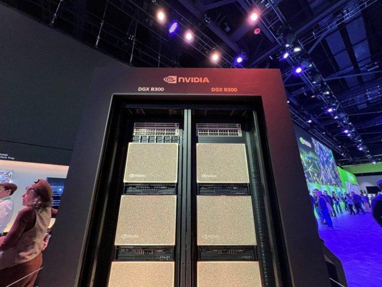 Nvidia芯片走私首见日本路线 台调查3人偷运至少一批到香港 台湾检方怀疑,有三名人士先将至少一批辉达的AI芯片出口到日本,之后再成功转运至中...