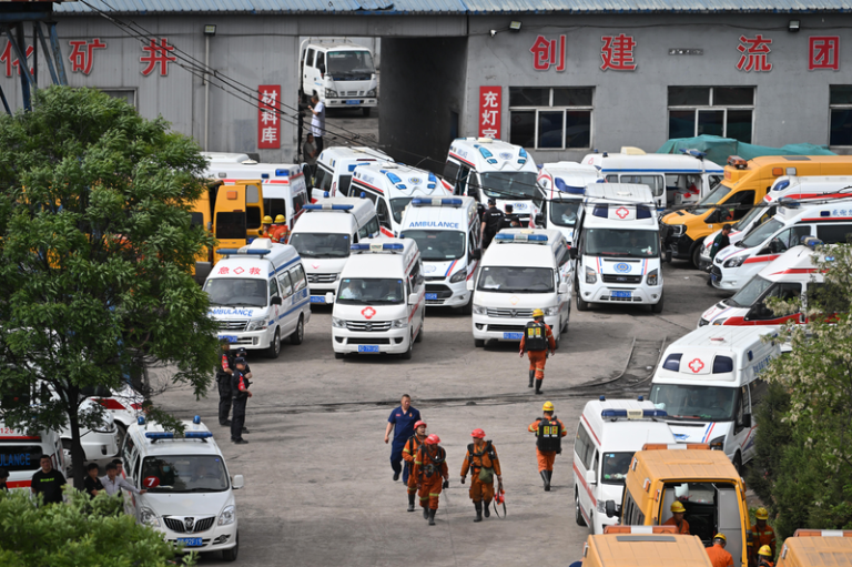 中国再传矿灾 云南一矿场垮塌致5死1伤 山西造成82死、2人失联、128人受伤的矿灾发生不到十天,云南就再传矿灾,据报有...