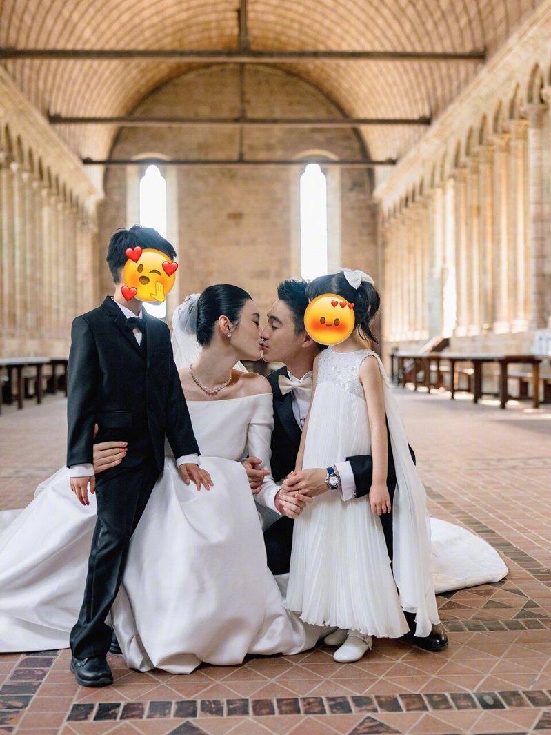 何猷君、奚梦瑶婚礼,儿女当花童。(取材自奚梦瑶微博)