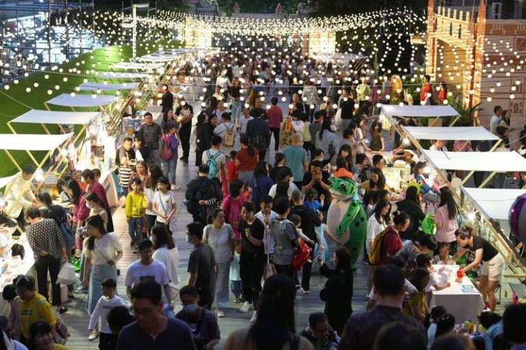 标普公布数据:中国服务业PMI升至54.4 增速创3个月最快 标普与RatingDog联名3日公布最新数据,显示5月通用服务业经营活动指数升至...