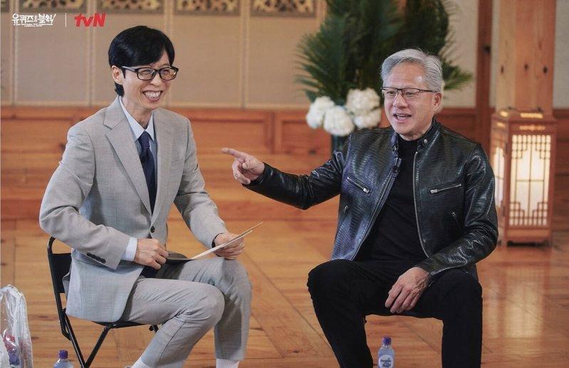 黄仁勋和刘在锡相谈甚欢。（截屏自刘QUIZ官方IG）