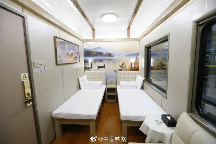 「悠享龙江·银旅号」列车软卧车厢。（取材自微博）