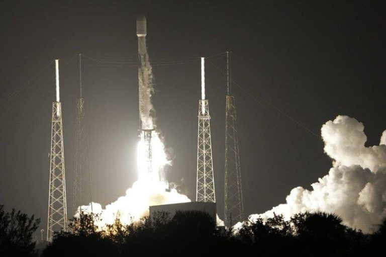 SpaceX猎鹰9号搭载日本月球探测车升空，如今日本散户也可以搭上SpaceX ...