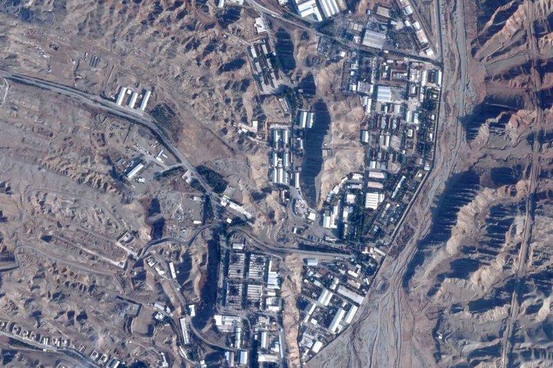 这张由Planet Labs PBC提供的卫星图像显示3月6日伊朗首都德黑兰郊外...