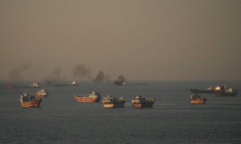 荷莫兹海峡有望恢复通行,大批船舶在波斯湾与周边海域等待启航,市场关注全球能源运输...