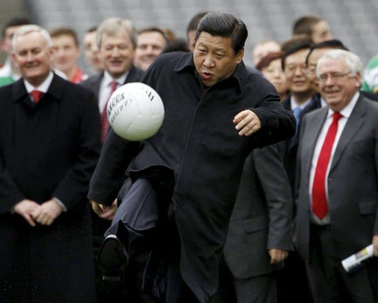WSJ:中国踢不进世界杯 习近平3大足球梦无一实现 习近平上任后,中国足球成绩成各界讨论的焦点。(路透数据照片)